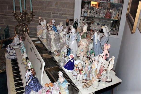 Figurines of all kinds! Figurines of all kinds!